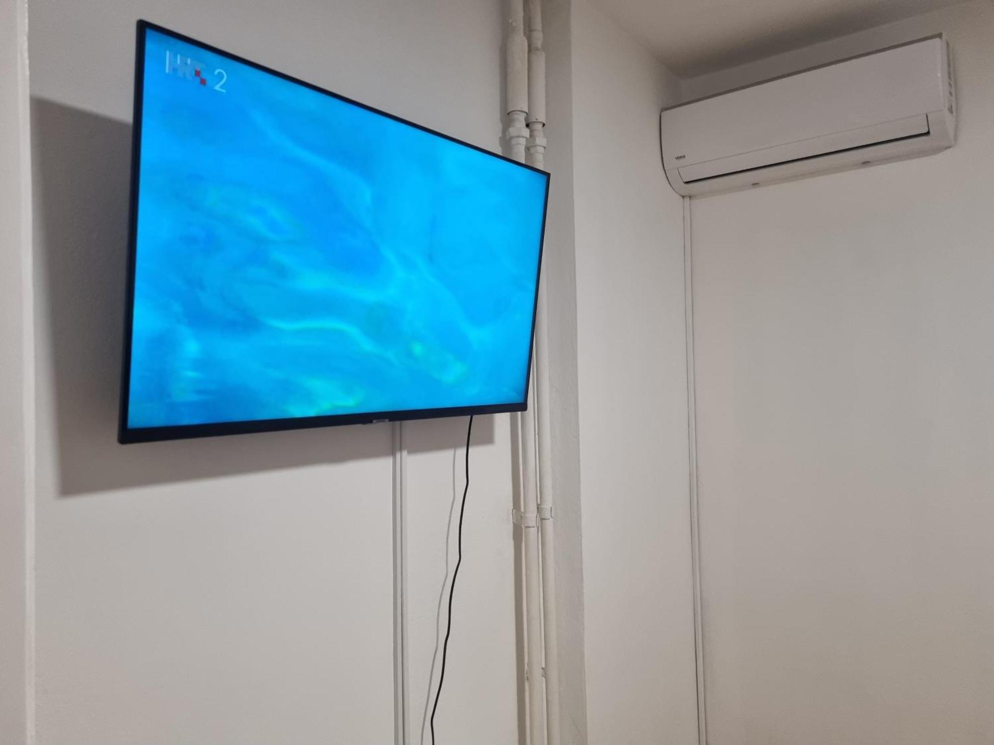 Studio Apartman Luna Карловац Экстерьер фото
