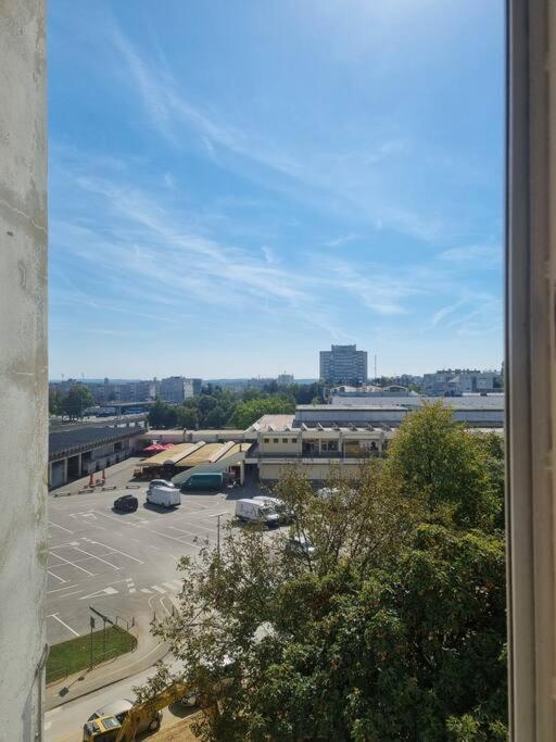 Studio Apartman Luna Карловац Экстерьер фото